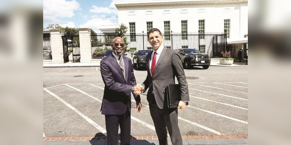 -Alake-left-with-Copley-after-the-meeting-478x340_with_bgc